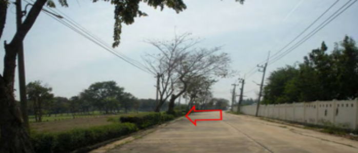 ที่ดินเปล่า ในโครงการสนามกอล์ฟรอยัลเจมส์ ศาลายา จ.นครปฐม 4ไร่ เศษ **ขายทอดออก
