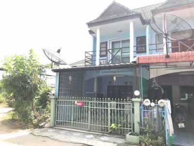 ทาวน์เฮ้าส์ 2 ชั้น ถนนผังเมือง ศรีราชา จ.ชลบุรี  18 ตร.ว.
