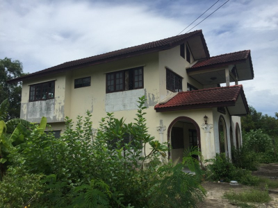 บ้านเดี่ยว ขนาด 400 ตร.วา ถ.เลียบคลอง 3 ขายแล้ว 2.60 บาท ฝ่ายละกึ่งหนึ่ง