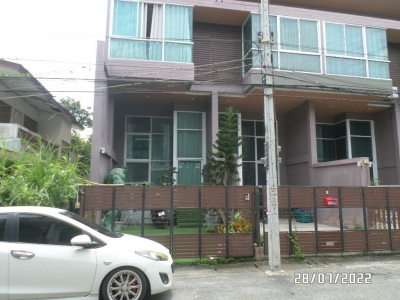 ทาวน์เฮ้าส์ 2.5 ชั้น 1 คูหา หาดใหญ่ จ.สงขลา