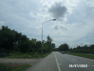 ที่ดินพร้อมสิ่งปลูกสร้าง ถ..เพชรเกษม(4) กม.390+250   ต.ทองมงคล อ.บางสะพาน จ.ประจวบคีรีขันธ์ เนื้อที่ 2-0-02.7