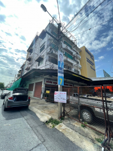 อาคารพาณิชย์ 4 ชั้น มีชั้นลอย 2 คูหา ใกล้ธูปเตมีย์ หลังสนามบินดอนเมือง กรุงเทพฯ 62.7 ตรว.