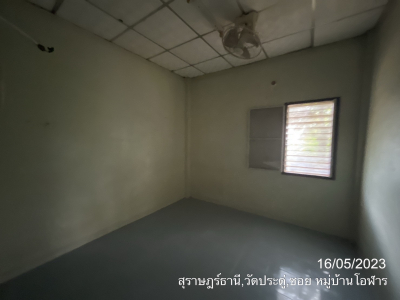 ทาวน์เฮ้าส์ หมู่บ้าน/โครงการ โอฬาร เลขที่อยู่ 10/12-13 หมู่ที่ 3 ซอย ถนนโครงการฯ แยกจาก ถนน เทพรัตนกวีตําบลวัดประดู่ อําเภอเมือง  จังหวัดสุราษฎร์ธานี เนื้อที่ 45 วา