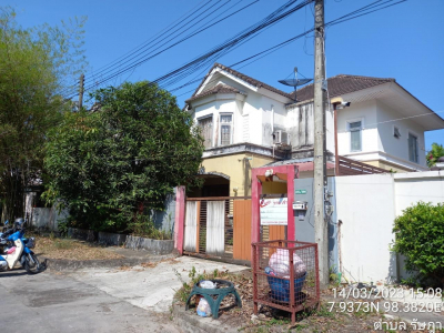 บ้านเดี่ยว  บ้านร็อคการ์เด้น(บายพาส5) ถ.สายบ้านทุ่งคง-บ้านสามกอง-บ้านสะป่า  ต. รัษฎา อ.เมืองภูเก็ต จ.ภูเก็ต  เนื่อที่ 51.9 วา