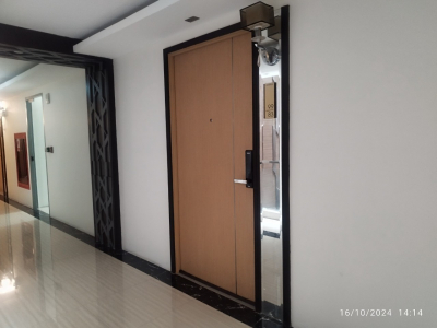 ห้องชุดคอนโด อินเตอร์ ลักส์ พรีเมียร์ สุขุมวิท 13 ชั้น5