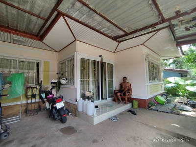 บ้านแฝด หมู่บ้าน/โครงการ เทพบุรี(รัษฎานุรรณ์) ซอย เทพบุรีซ.5 ถนน รัษฎานุสรณ์ตําบลรัษฎา อําเภอเมือง จังหวัดภูเก็ต เนื้อที่ 35.3 วา