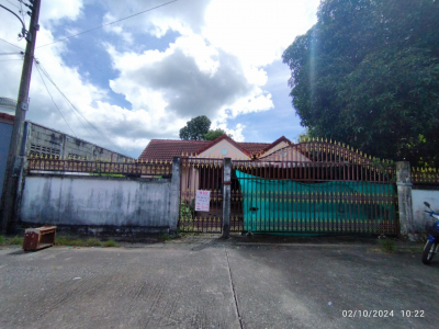 บ้านเดี่ยว ถ.ศรีสุทัศน์  ทรายทองวิลล่า   ต.รัษฎา อ.เมืองภูเก็ต จ.ภูเก็ต  เนื้อที่ 99.6 วา