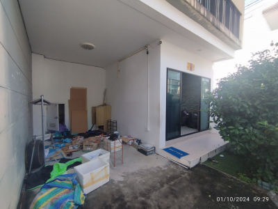 ทาวน์เฮาส์/บ้านแฝด โครงการ ธารทองวิลล่า 7  ซ.11(ถนนเมน) ถ.เจ้าฟ้าตะวันออก(4021)กม.6+500  ต.วิชิต อ.เมืองภูเก็ต จ.ภูเก็ต เนื้อที่ 20.9 วา