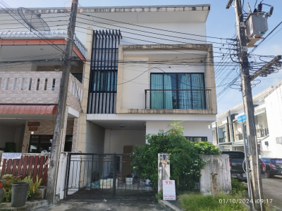 ทาวน์เฮาส์/บ้านแฝด โครงการ ธารทองวิลล่า 7  ซ.11(ถนนเมน) ถ.เจ้าฟ้าตะวันออก(4021)กม.6+500  ต.วิชิต อ.เมืองภูเก็ต จ.ภูเก็ต เนื้อที่ 20.9 วา