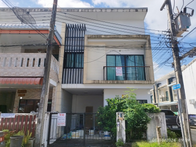 ทาวน์เฮาส์/บ้านแฝด โครงการ ธารทองวิลล่า 7  ซ.11(ถนนเมน) ถ.เจ้าฟ้าตะวันออก(4021)กม.6+500  ต.วิชิต อ.เมืองภูเก็ต จ.ภูเก็ต เนื้อที่ 20.9 วา