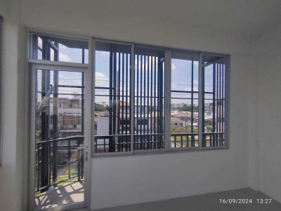 อาคารพาณิชย์ 3 ชั้น มีดาดฟ้า 2 คูหา (เจาะทะลุถึงกัน) เนื้อที่ 422.63 ตร.ม