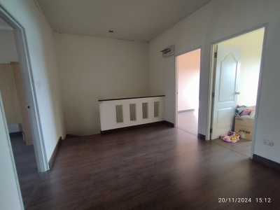 ทาวน์เฮ้าส์ 2 ชั้น หมู่บ้าน 168/251 ไอลีฟทาวน์ ประชาอุทิศ 90 จ.สมุทรปราการ 25 ตร.ว.