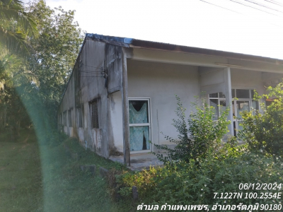 บ้านพักชั้นเดียว สานโรงพยาบาล-คลองไม้ไฝ่ อ.กำแพงเพชร ต.รัตภูมิ จ.สงขลา เนื้อที่ 65 วา