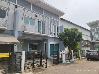 ทาวน์เฮ้าส์ หมู่บ้านลภาวัน 22 จ.นนทุบรี เนื้อที่ 36.80 ตร.ว
