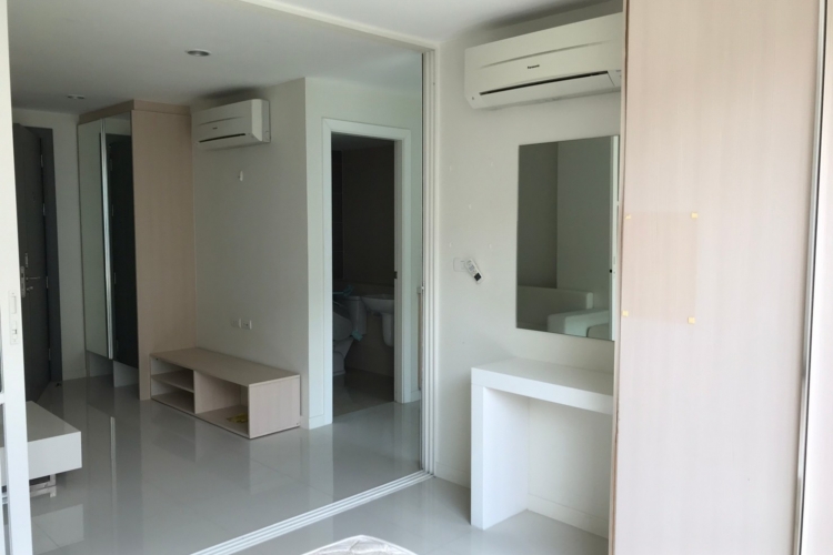 ขายคอนโด Elements Srinakarin (อิลีเม้นท์ ศรีนครินทร์) เฟอร์นิเจอร์ครบ พร้อมเข้าอยู่ แอร์ 2ตัว วิวสวน