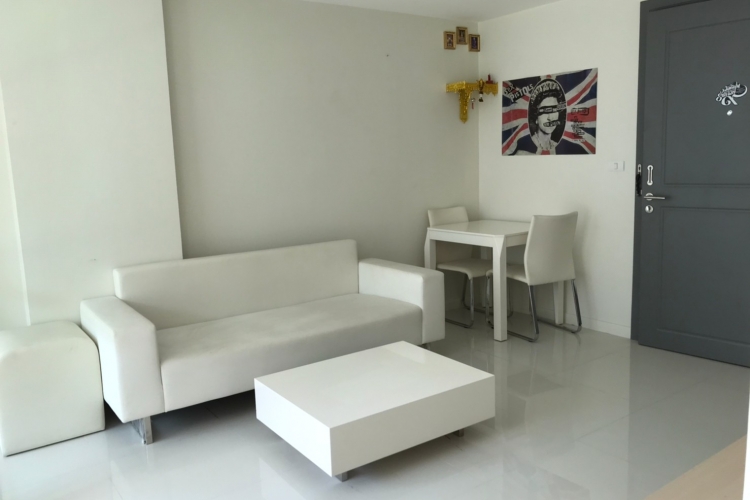 ขายคอนโด Elements Srinakarin (อิลีเม้นท์ ศรีนครินทร์) เฟอร์นิเจอร์ครบ พร้อมเข้าอยู่ แอร์ 2ตัว วิวสวน