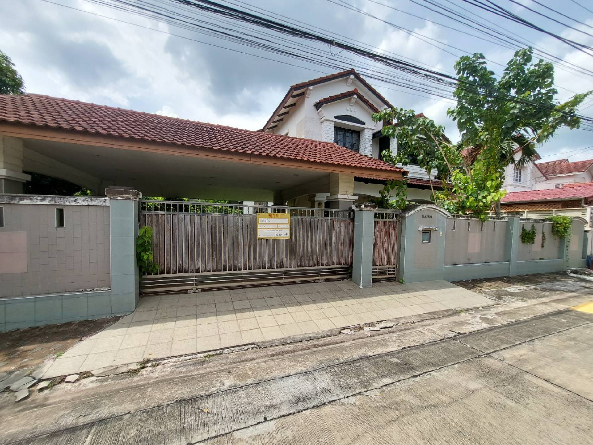 บ้านเดี่ยว หมู่บ้านนันทวัน ซ.คู้บอน27 แยก 13 เนื้อที่ 96.4 ตร.ว