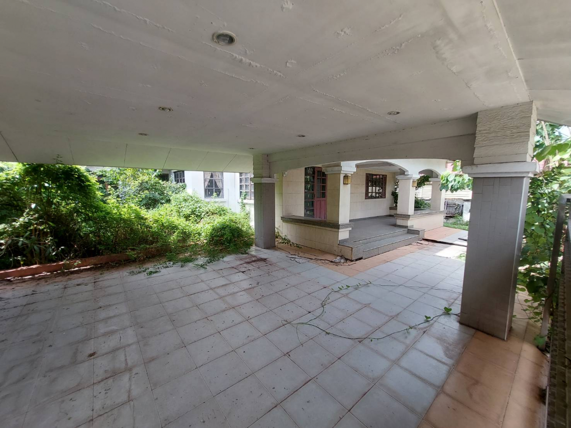 บ้านเดี่ยว หมู่บ้านนันทวัน ซ.คู้บอน27 แยก 13 เนื้อที่ 96.4 ตร.ว