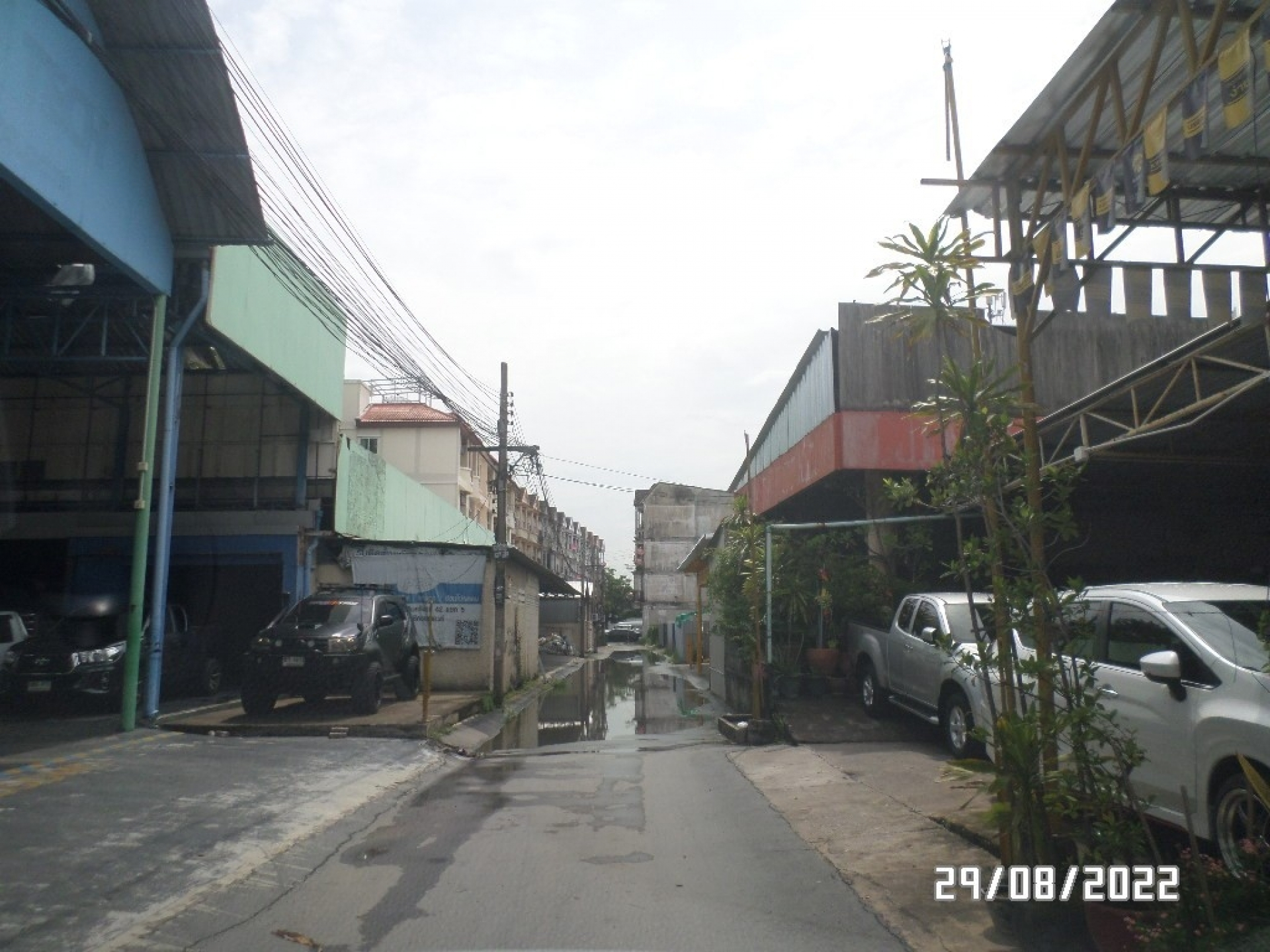 คอนโดมิเนียม ขนาด 55 ตร.ม. ถ.ศรีนครินทร์ อาคารบ้านฝัน คอนโดวิลล์