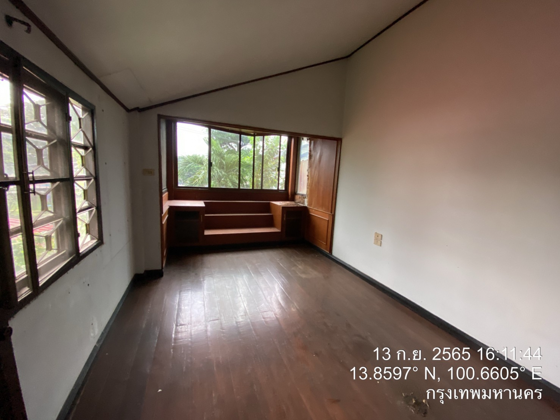 บ้านเดี่ยว หมู่บ้านนันทวัน ซ.คู้บอน27 แยก 13 เนื้อที่ 96.4 ตร.ว