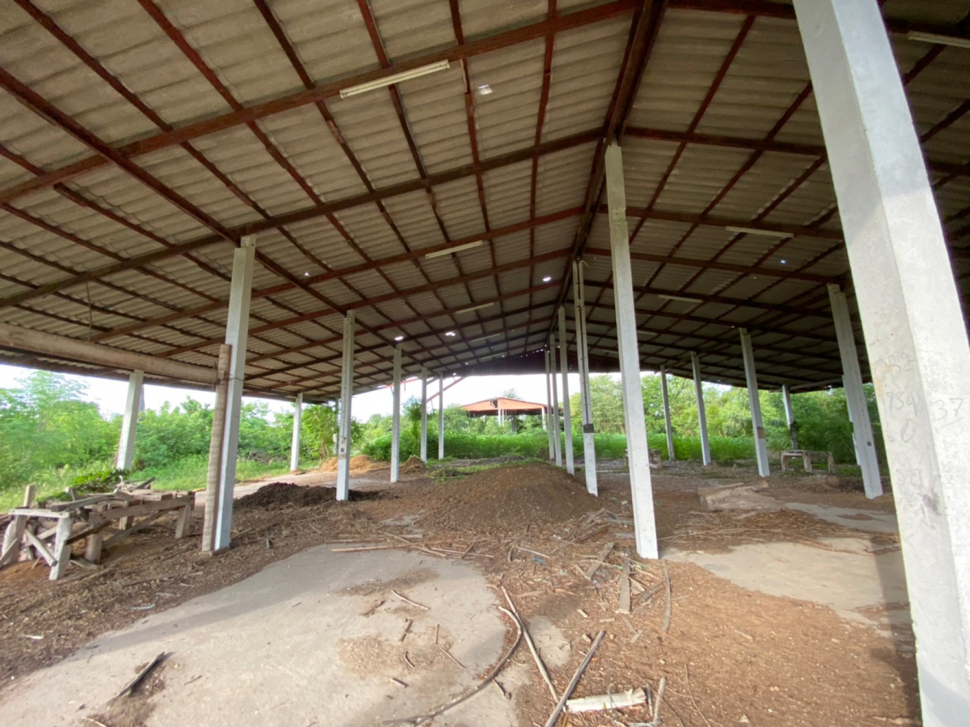 โรงงาน จ.นครสวรรค์ เนื้อที่ 3-2-44 ไร่