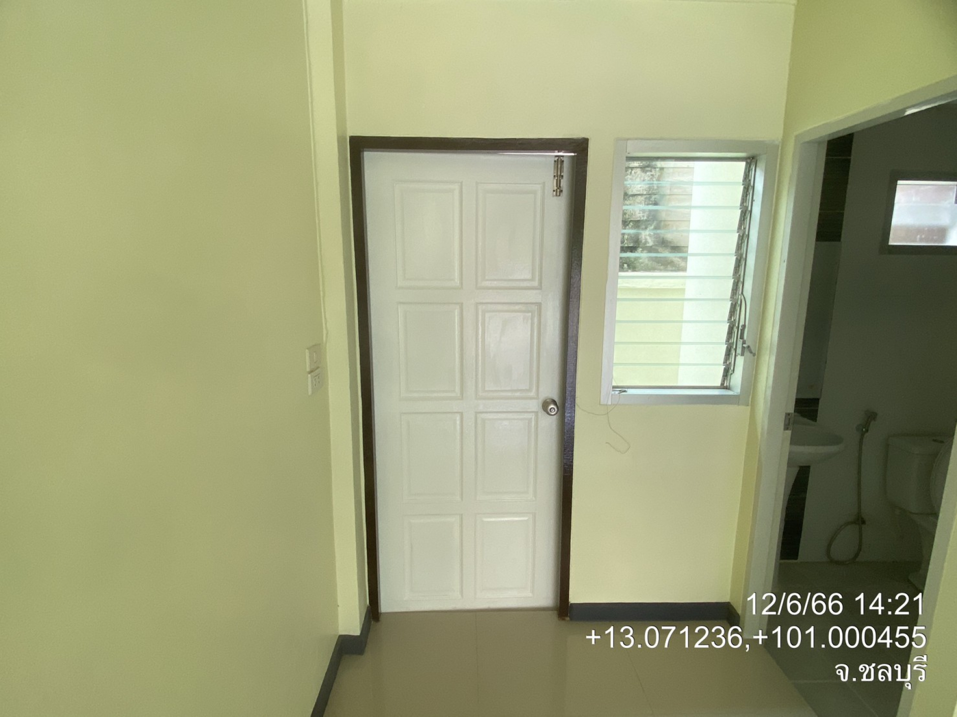 ทาวน์เฮ้าส์ 2 ชั้น หมู่บ้าน เดอะ เน็กซ์ ทาวน์โฮม ศรีราชา(ซอย 5) ชลบุรี  16 ตร.ว.