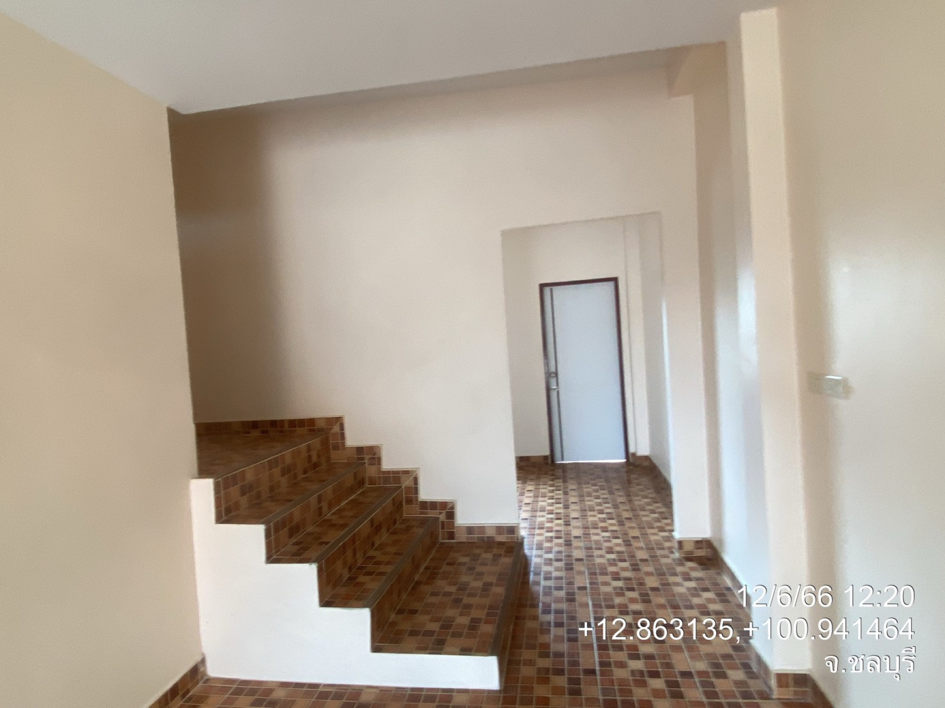 ขายทาวน์เฮ้าส์ 2 ชั้น  37.7 ตรว.(หลังมุม) ซ.เทศบาล1แยก22  มีพื้นที่ด้านข้าง พร้อมอยู่ ใกล้ตลาดน้ำสี่ภาค พัทยา