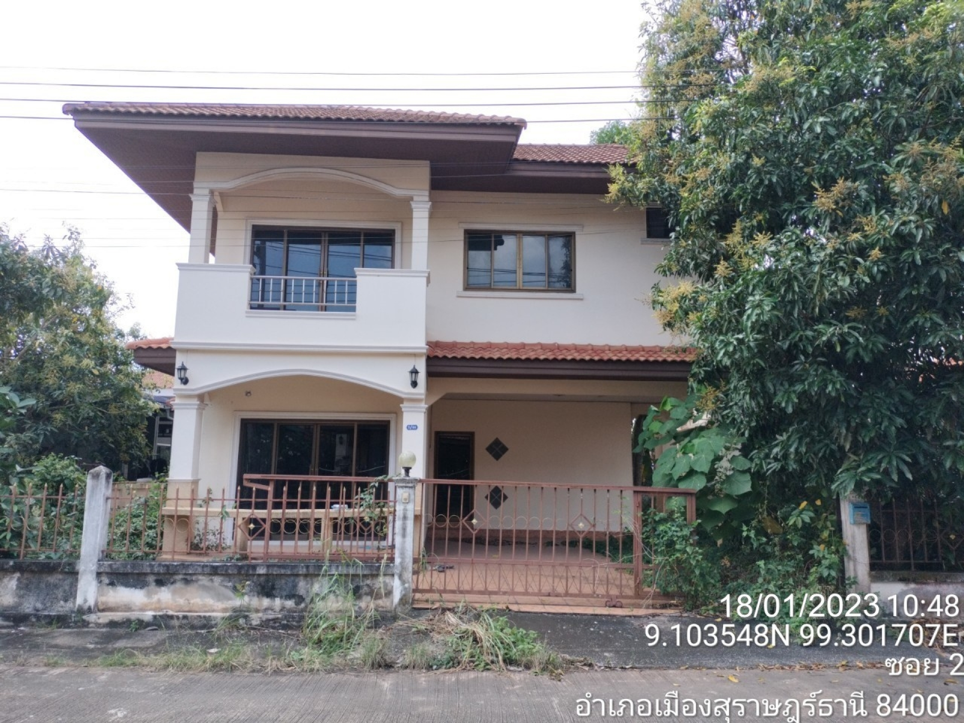 บ้านเดี่ยว หมู่บ้าน/โครงการ สุขสมบูรณ์ (หอยใหญ่) เลขที่อยู่ 3/44 ซอย ถนนภายในโครงการ ถนน เลี่ยงเมือง ตําบลมะขามเตี้ย อําเภอเมือง  จังหวัดสุราษฎร์ธานี