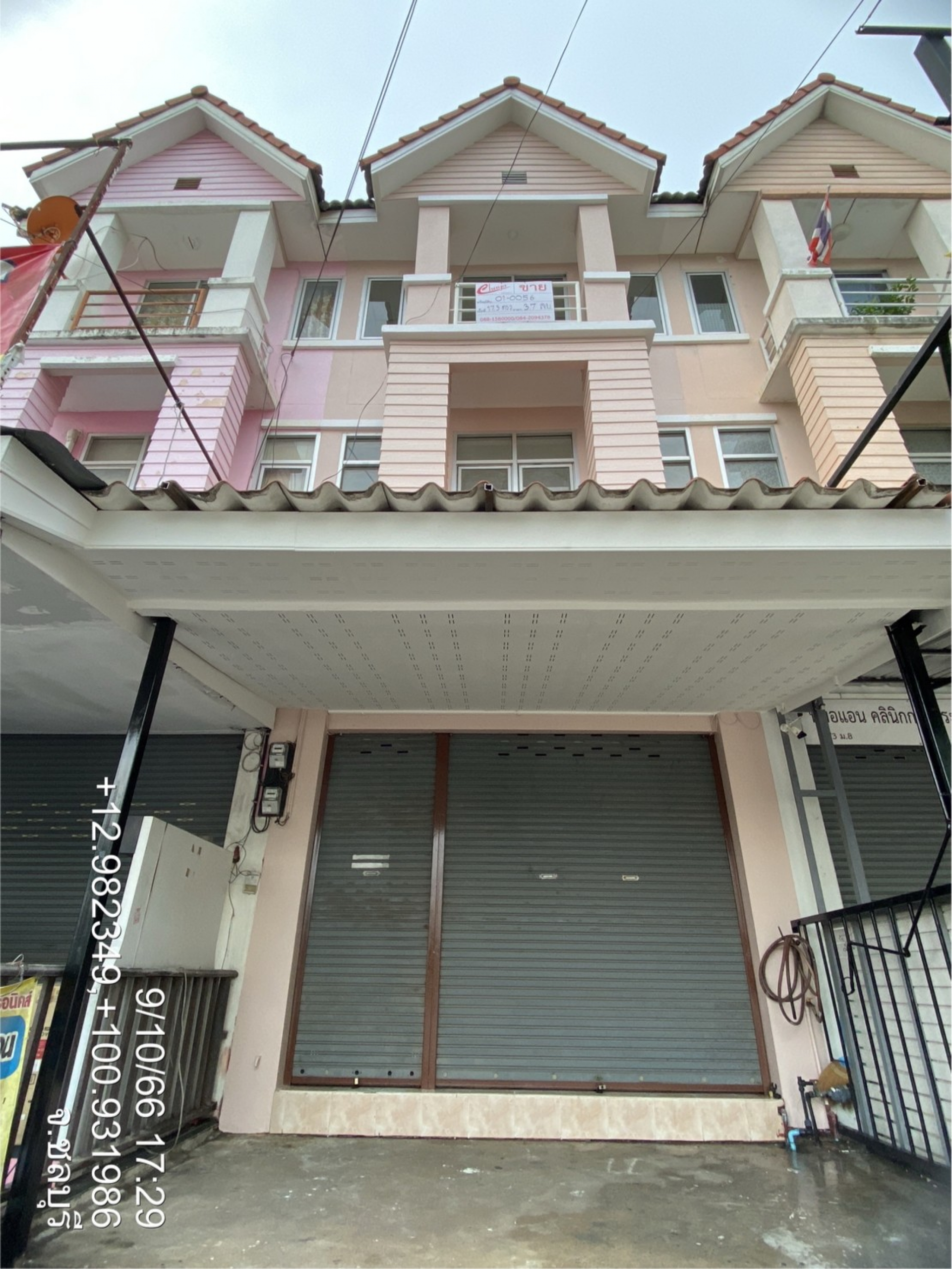 อาคารพาณิชย์ 3 ชั้น  หมู่ 8 หมู่บ้านวนาลี พัทยา ติดถนนเมน ทำเลค้าขาย สามารถทำออฟฟิศ