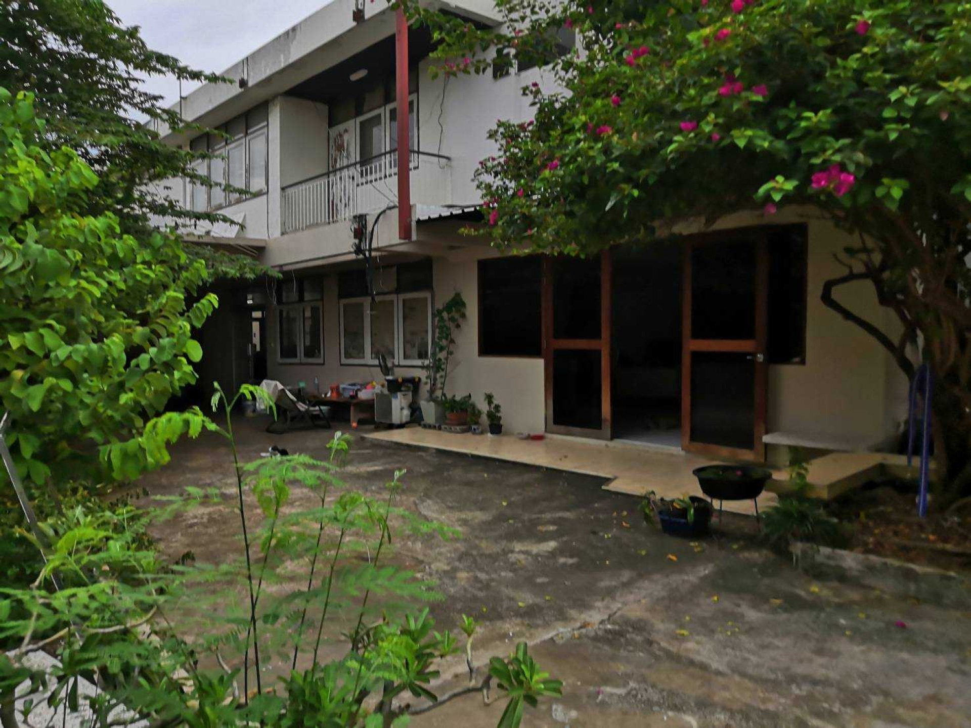 บ้านเดี่ยว 2 ชั้น (หัวมุมซอย) ซอยพัฒนเวศม์4 พระโขนง จ.กรุงเทพ 109 ตร.ว.