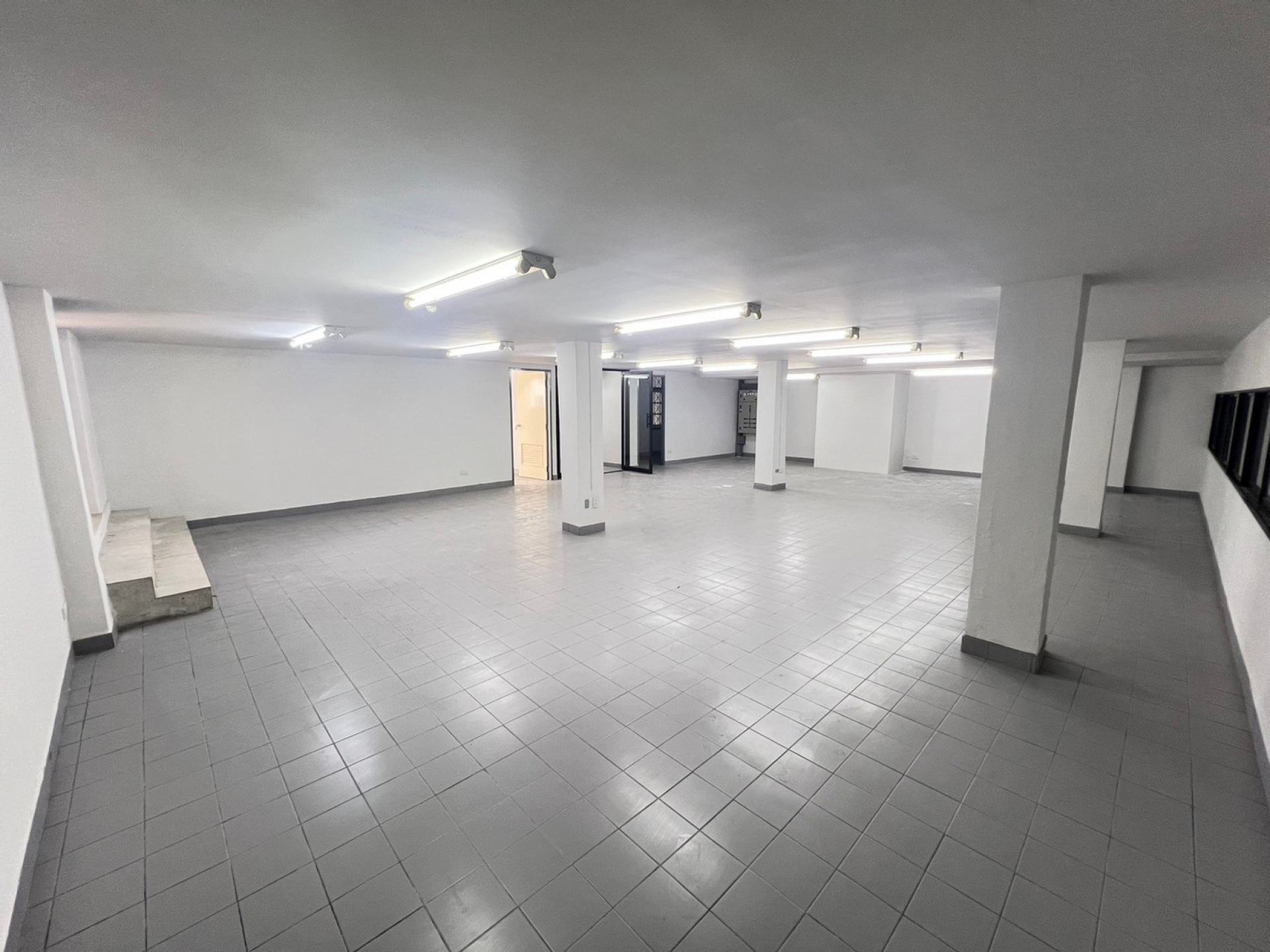 อาคารพาณิชย์ 4 ชั้นมีชั้นลอย ติด MRTสถานี มัยลาภ (สายสีชมพู)