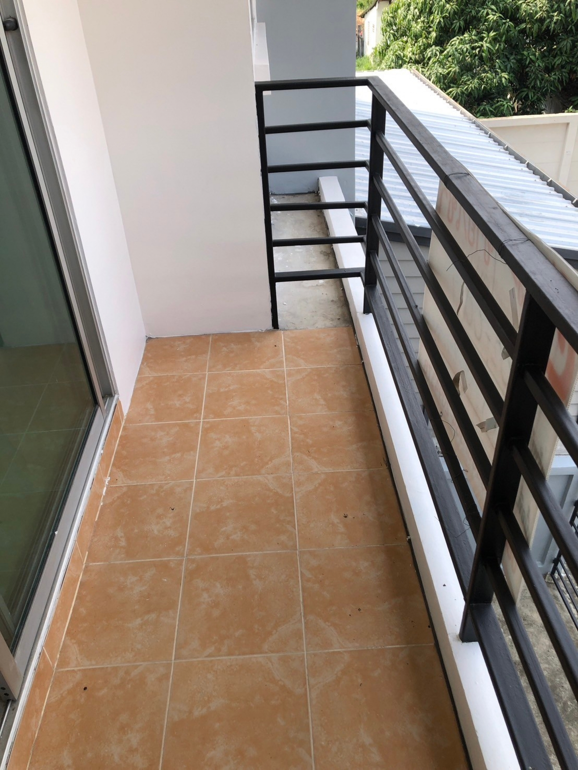 ทาวน์เฮ้าส์ 2 ชั้น 1 คูหา หมู่บ้านรื่นฤดี 7 ถนนหทัยราษฎร์ จ.กรุงเทพฯ