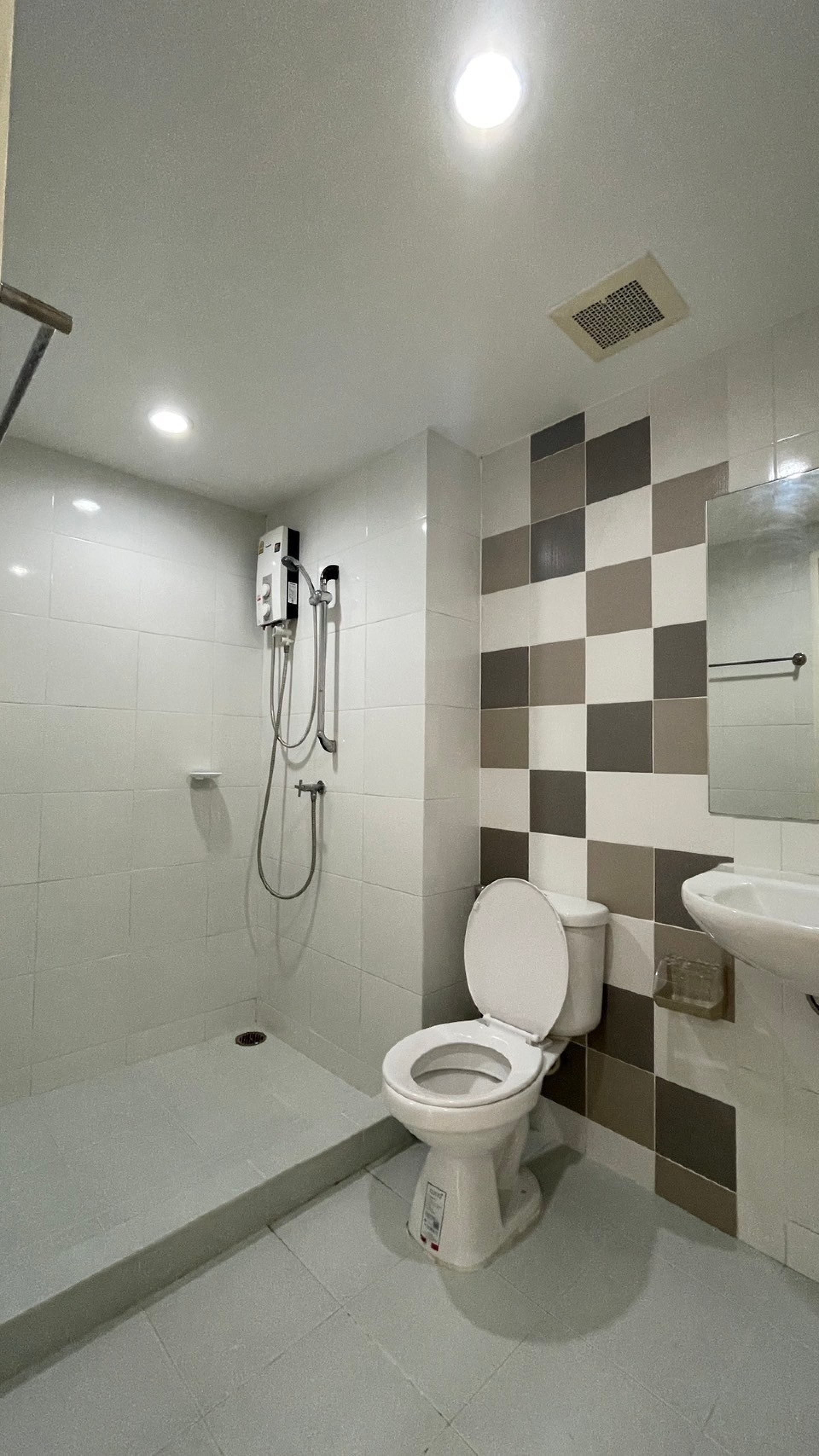 คอนโด เดอะนิช ไอดี ลาดพร้าว-วังหิน เดินทางสะดวก ใกล้ MRT ลาดพร้าว เฟอร์ครบ 34.84 ตร.ม.