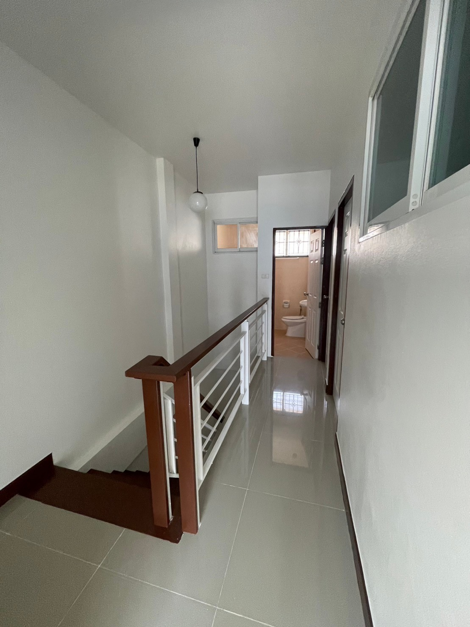 ทาวน์เฮ้าส์ 2 ชั้น หมู่บ้าน นนทวีวิลล์ 5 (ซอย 16) ถ.มิตรไมตรี กรุงเทพฯ 19.1 ตร.ว.