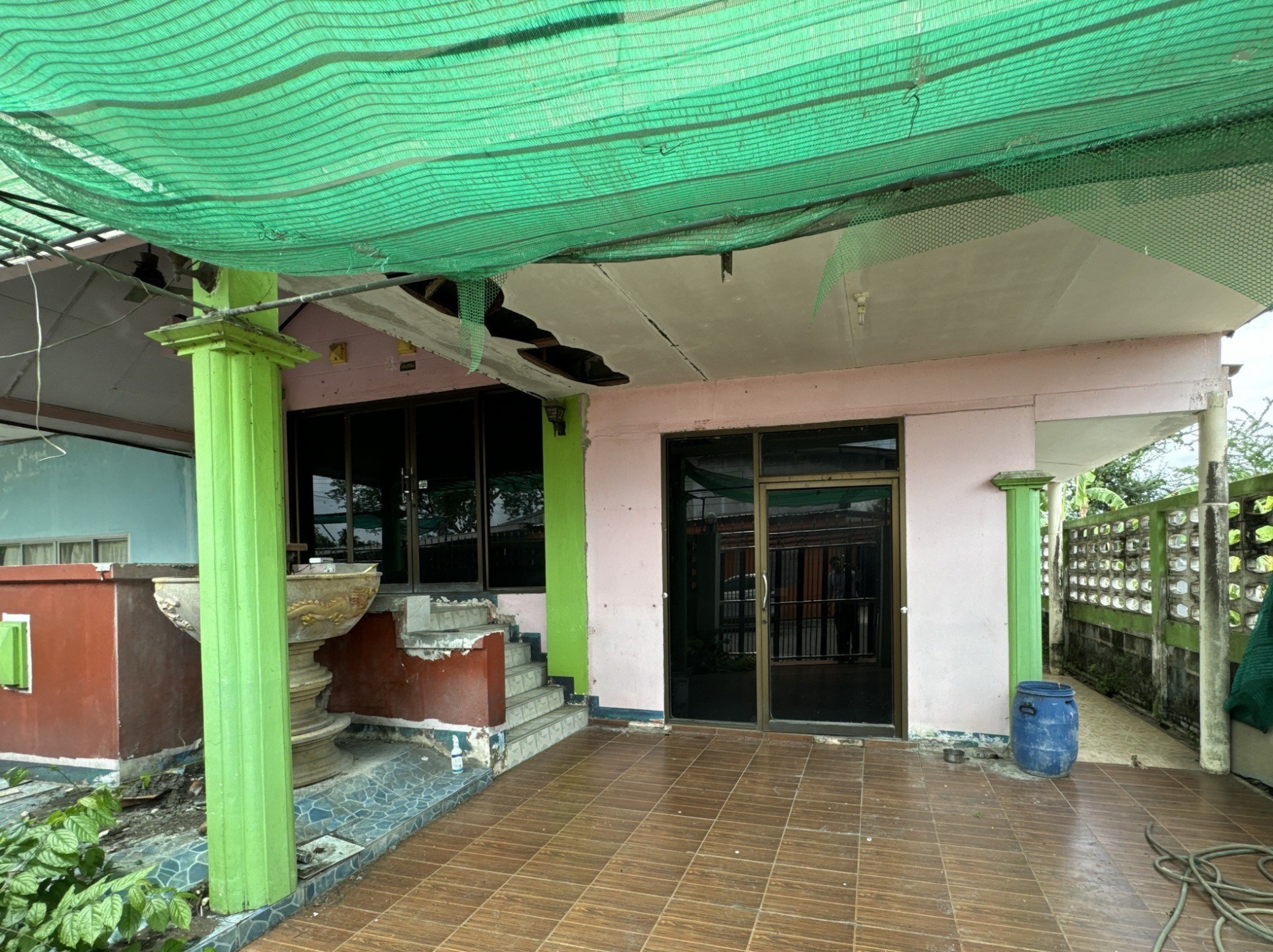 บ้านเดี่ยว 2 ชั้น  หมู่บ้านร่มรื่นการ์เด้นวิลล์ 4 พระนครศรีอยุธยา 81.5 ตร.ว.