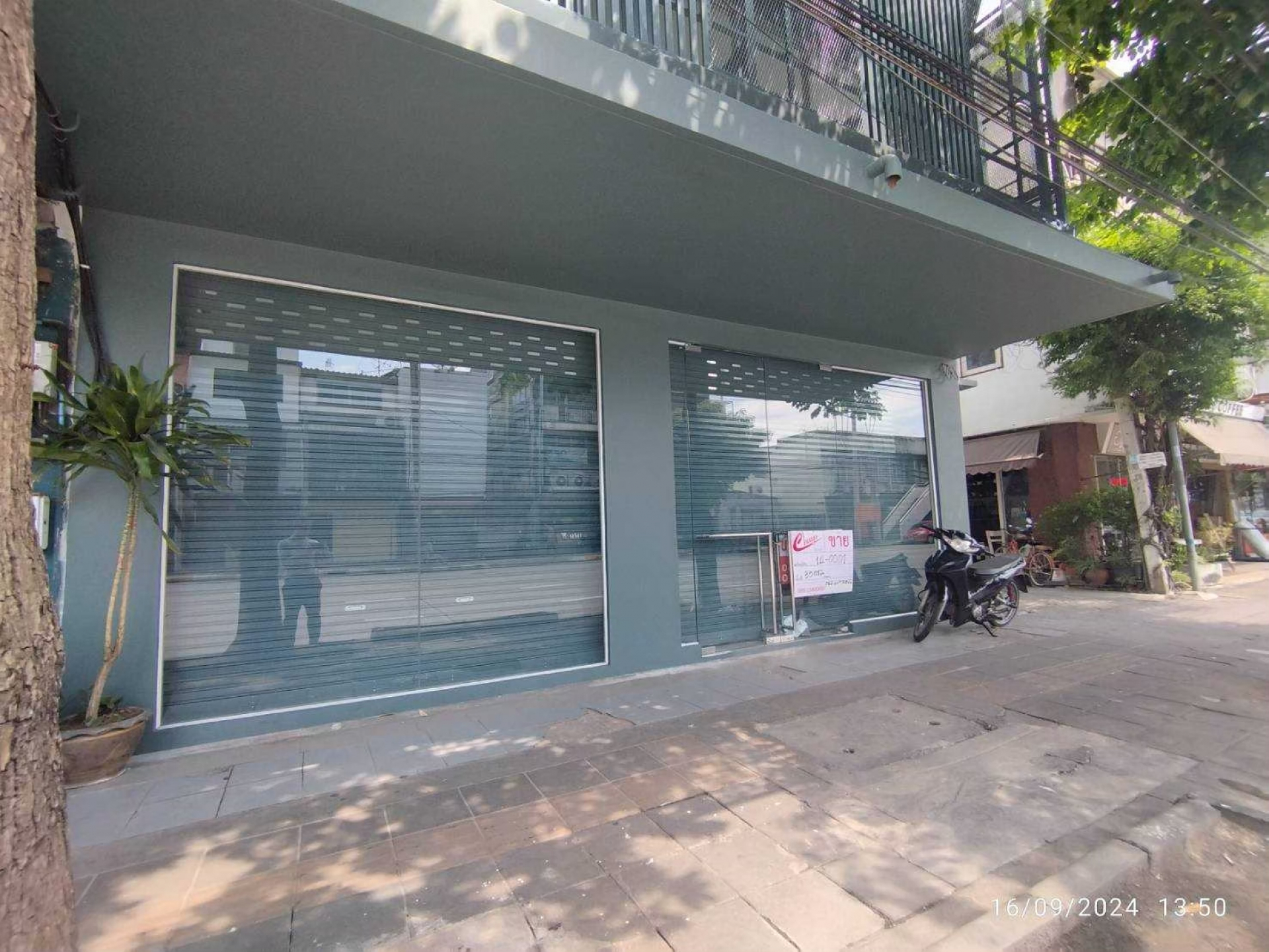 อาคารพาณิชย์ 3 ชั้นมีชั้นลอย ใกล้ MRTสถานี บางโพ (สายสีน้ำเงิน) ใกล้รัฐสภาแห่งใหม่