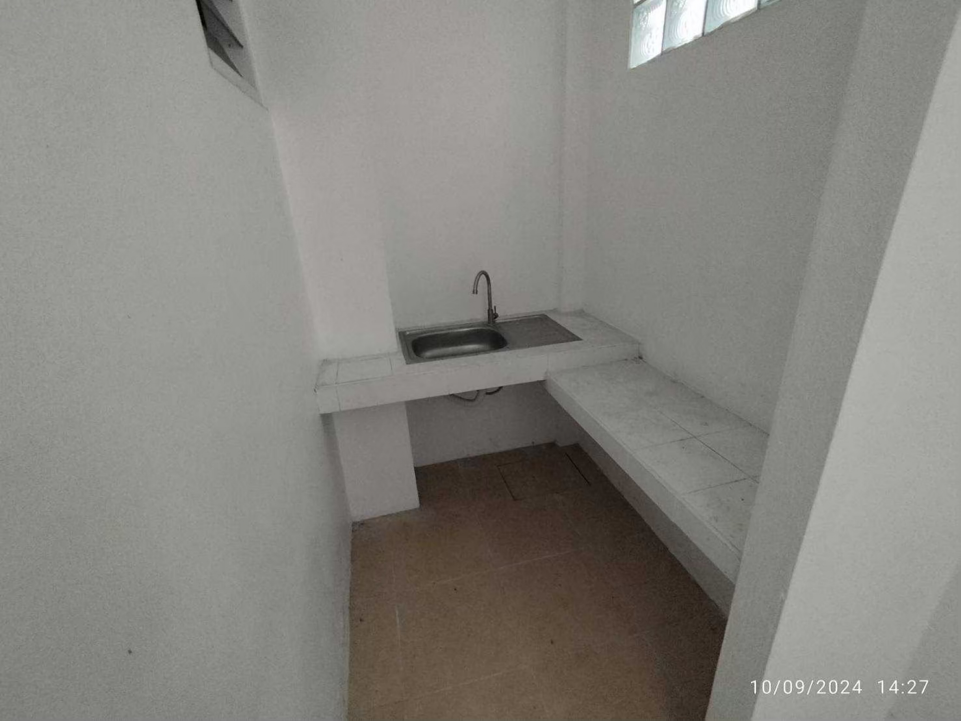 ทาวน์เฮ้าส์ 2 ชั้น หมู่บ้าน นนทวีวิลล์ 5 (ซอย 16) ถ.มิตรไมตรี กรุงเทพฯ 19.1 ตร.ว.