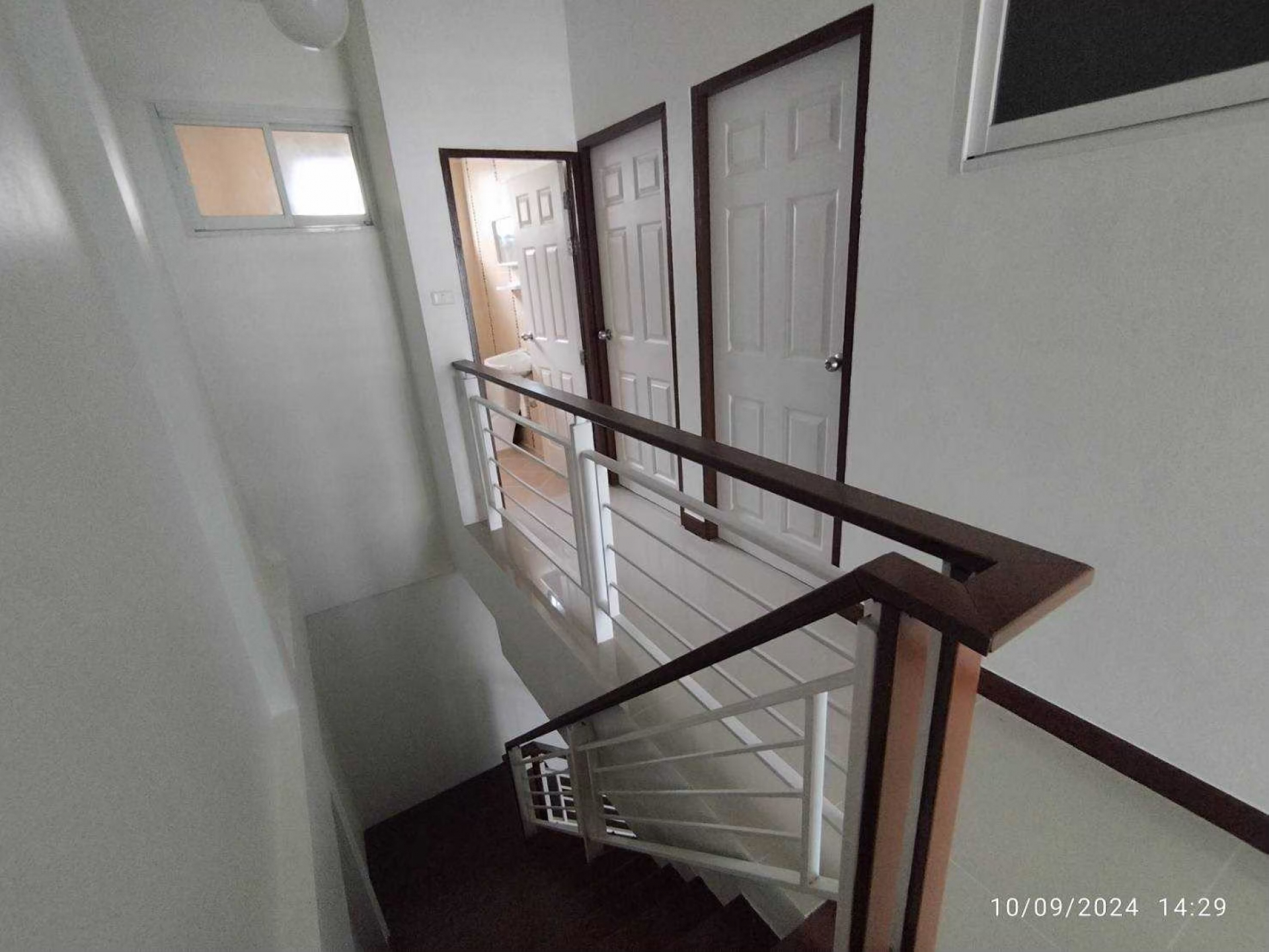 ทาวน์เฮ้าส์ 2 ชั้น หมู่บ้าน นนทวีวิลล์ 5 (ซอย 16) ถ.มิตรไมตรี กรุงเทพฯ 19.1 ตร.ว.