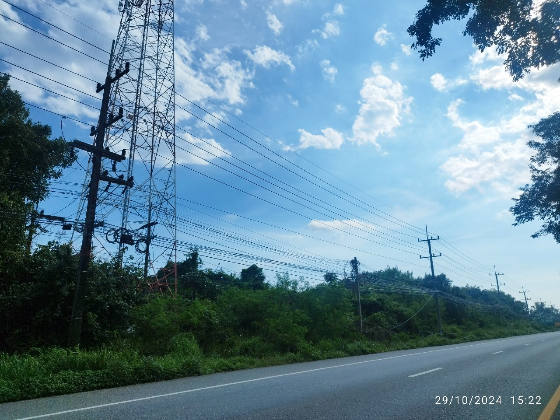 ที่ดินพร้อมสิ่งปลูกสร้าง ตำบลเพ จังหวัด ระยอง เนื้อที่ 10 ไร่เศษ