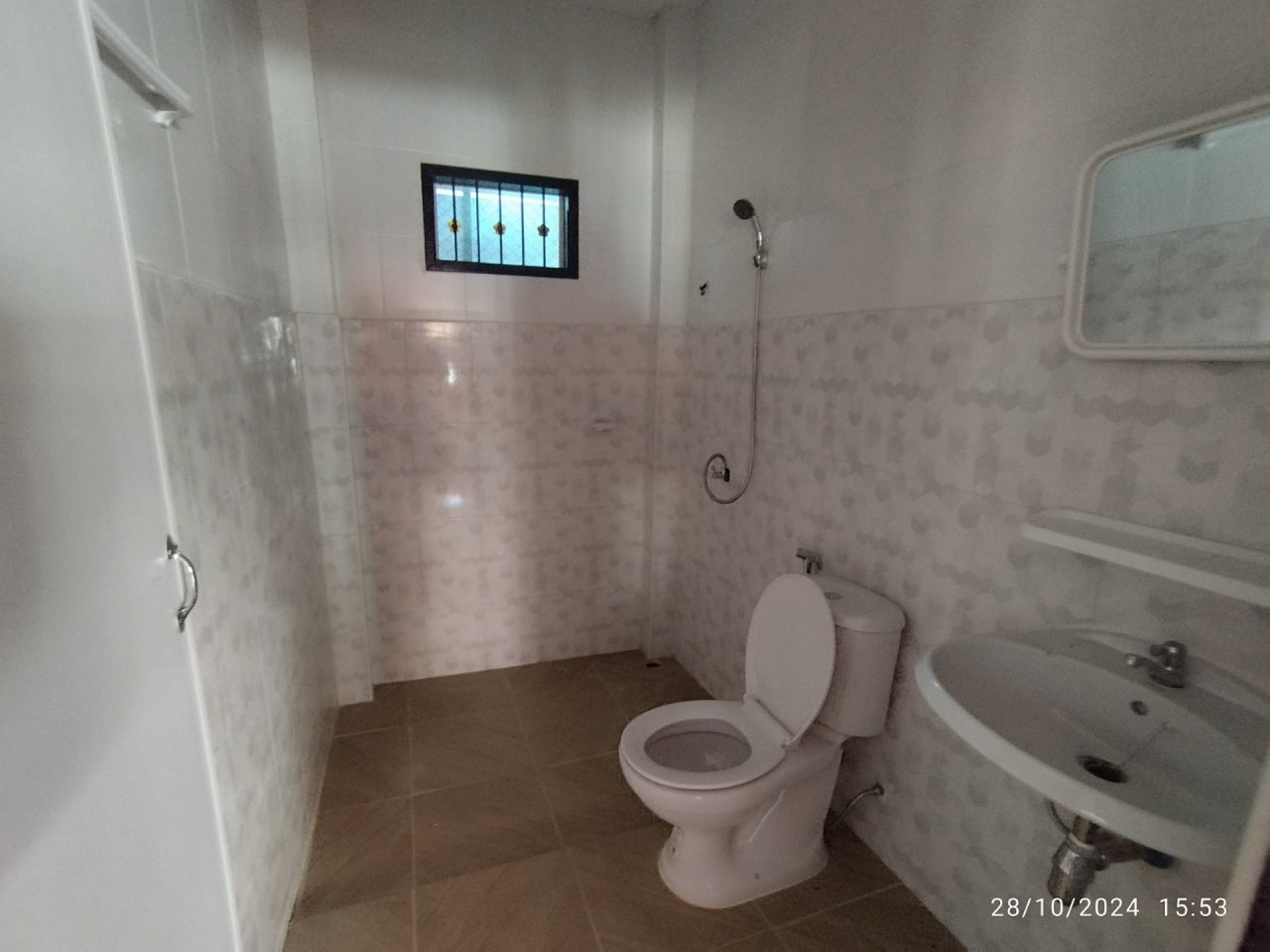 บ้านแฝด 1 ชั้น แปลงมุม หมู่บ้าน เดอะปาล์ม แม่น้ำคู้ จ.ระยอง 38.9 ตร.ว.