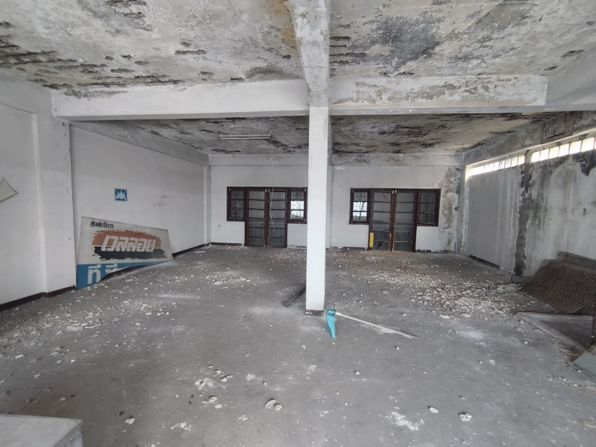 อาคารพาณิชย์ 4 ชั้น 2 คูหา ถนนกิ่งแก้ว สมุทรปราการ 39.2 ตร.ว.