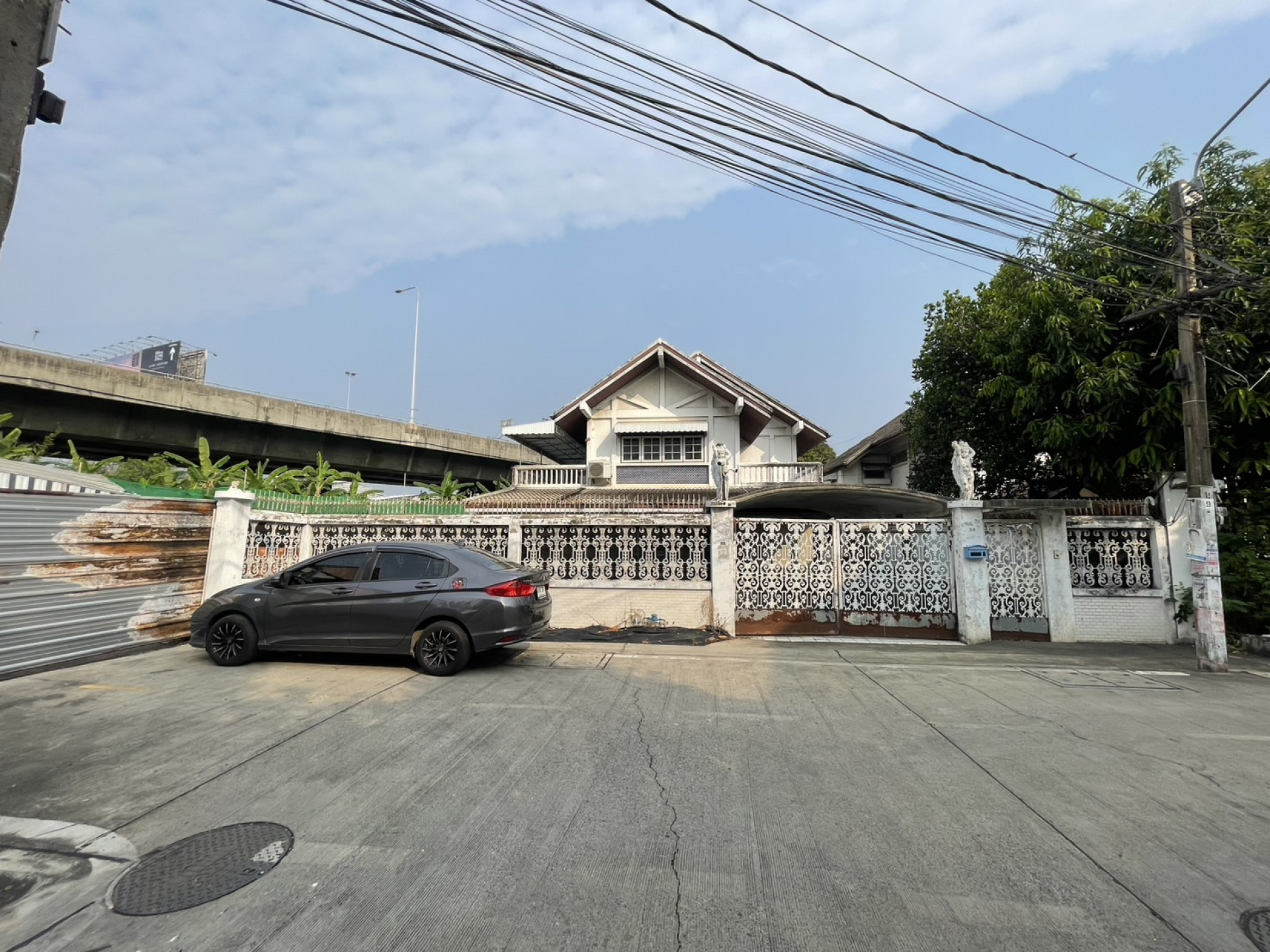 บ้านเดี่ยว 2 ชั้น ซ.งามวงศ์วาน 23 แยก 9 นนทบุรี  230 ตร.ว.