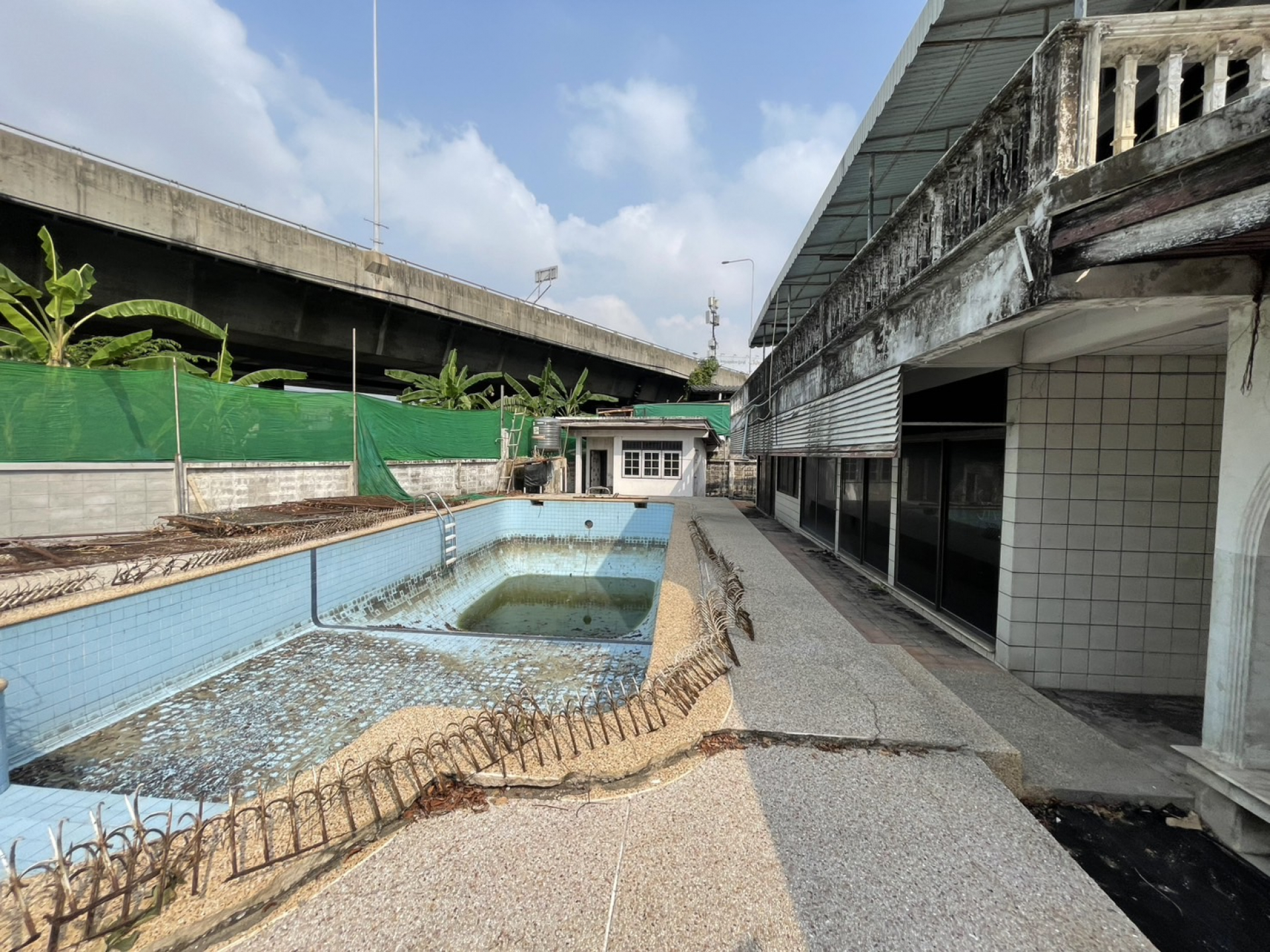 บ้านเดี่ยว 2 ชั้น ซ.งามวงศ์วาน 23 แยก 9 นนทบุรี  230 ตร.ว.