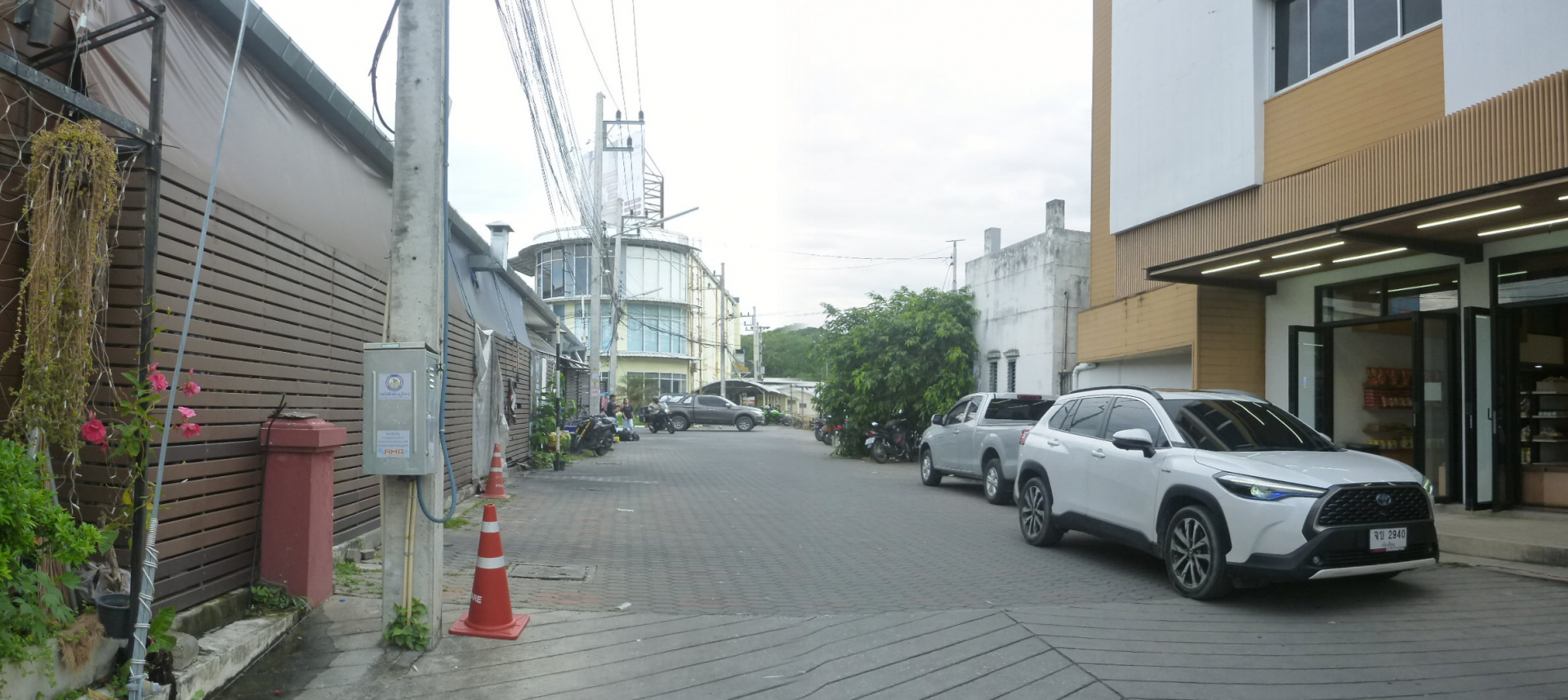 ที่ดินเปล่า 14 แปลง ถ.ศรีดอนไชย ต.ช้างคลาน เมืองเชียงใหม่  1-2-77 ไร่